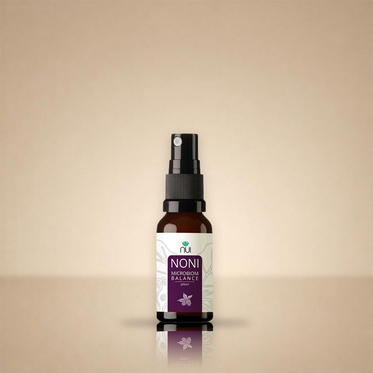 NUI NONI Microbiom Balance Spray: kleine 20-ml-Sprühflasche mit Etikett vor beigem Hintergrund